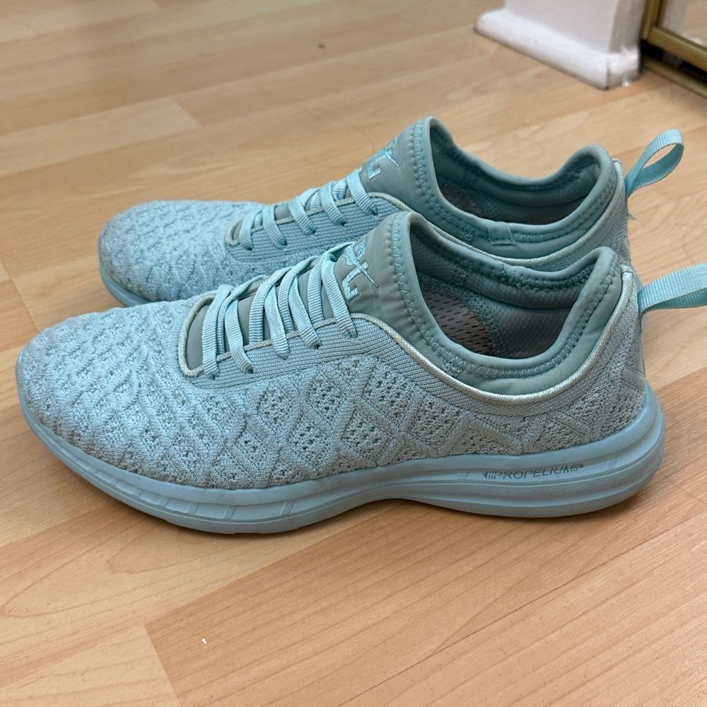 APL Athletic Propulsion Labs Women’s Techloom Phantom Sneaker Spearmint Size 9 - Picture 2 of 5